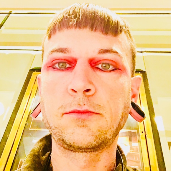 Meet your Posher, Ian - Picture 2 of 2